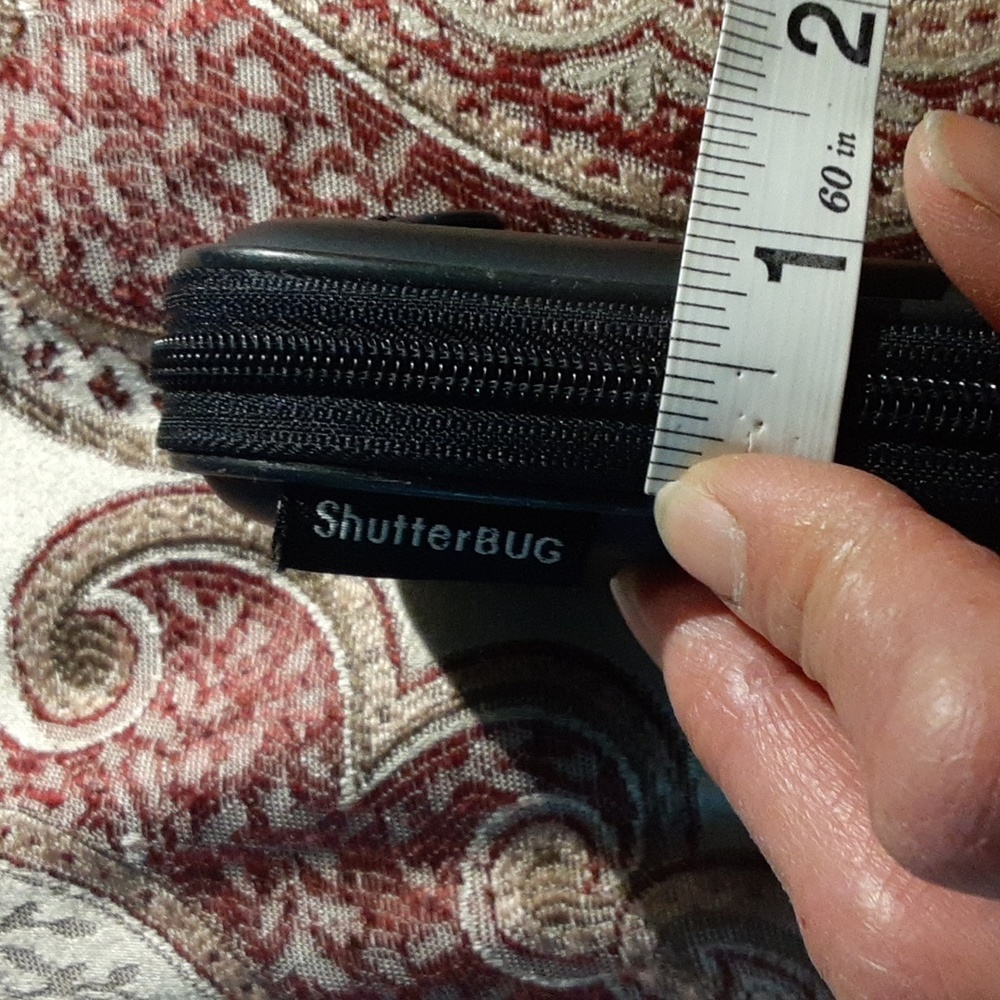 Shutterbug 📷 black camera case - Picture 10 of 15